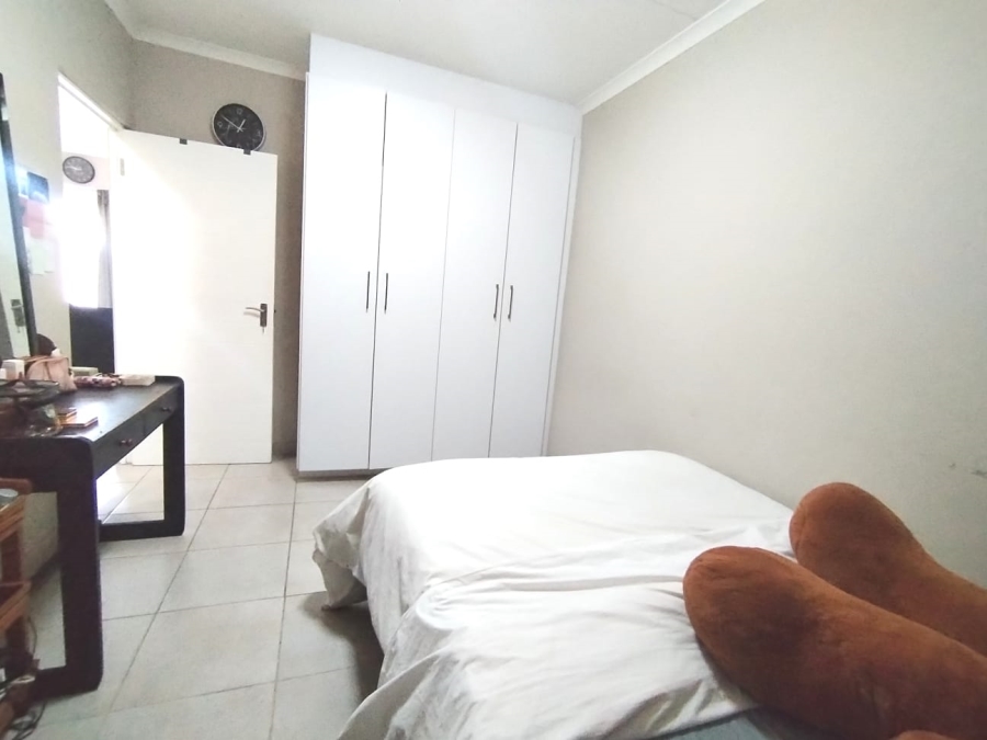 2 Bedroom Property for Sale in Oakglen Western Cape